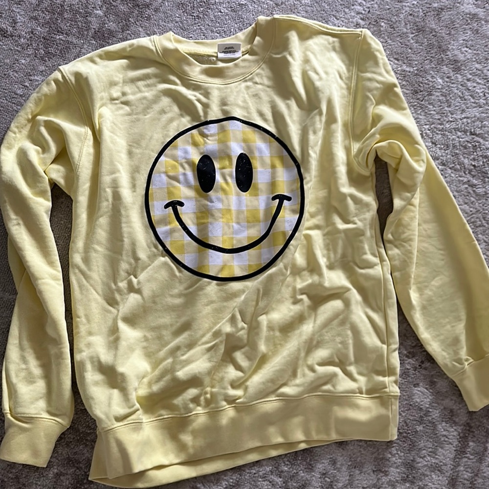 Make your own happy by Mallory Ervin- living fully co. Happy face size medium